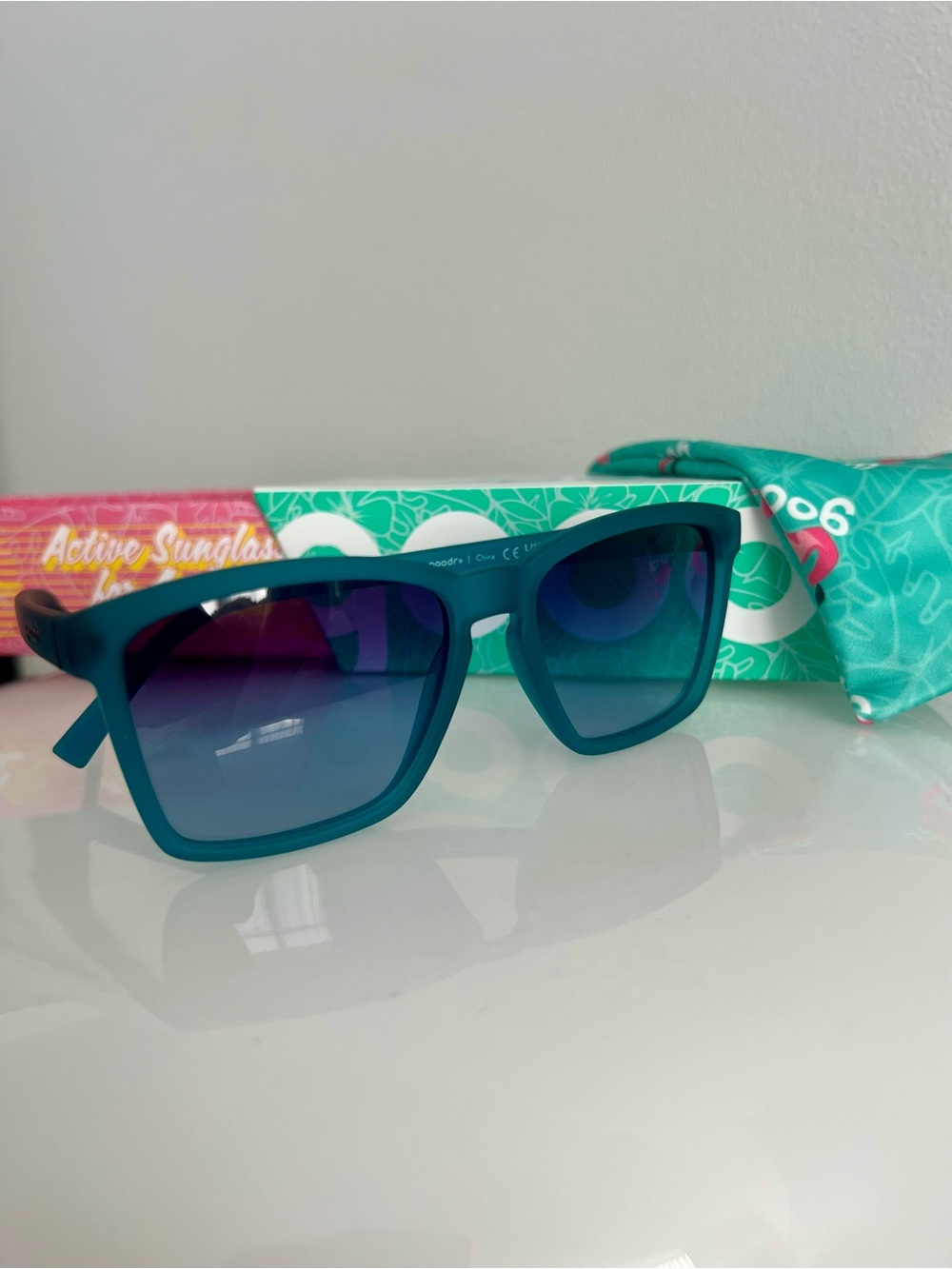 NWT Goodr Dungaree Debauchery Polarized Sunglasses Small Fit Petite - Picture 3 of 6